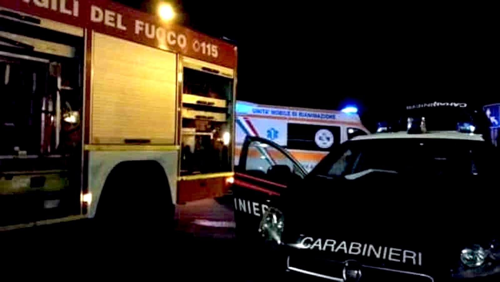 Carabinieri, ambulanza e vigili del fuoco