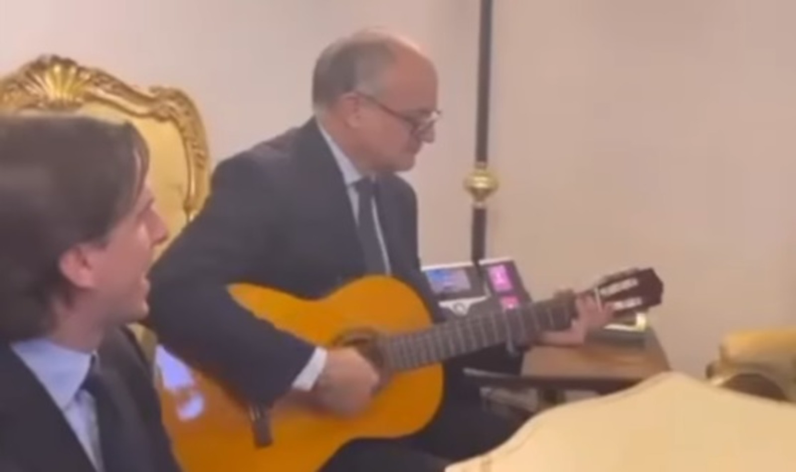 gualtieri_chitarra