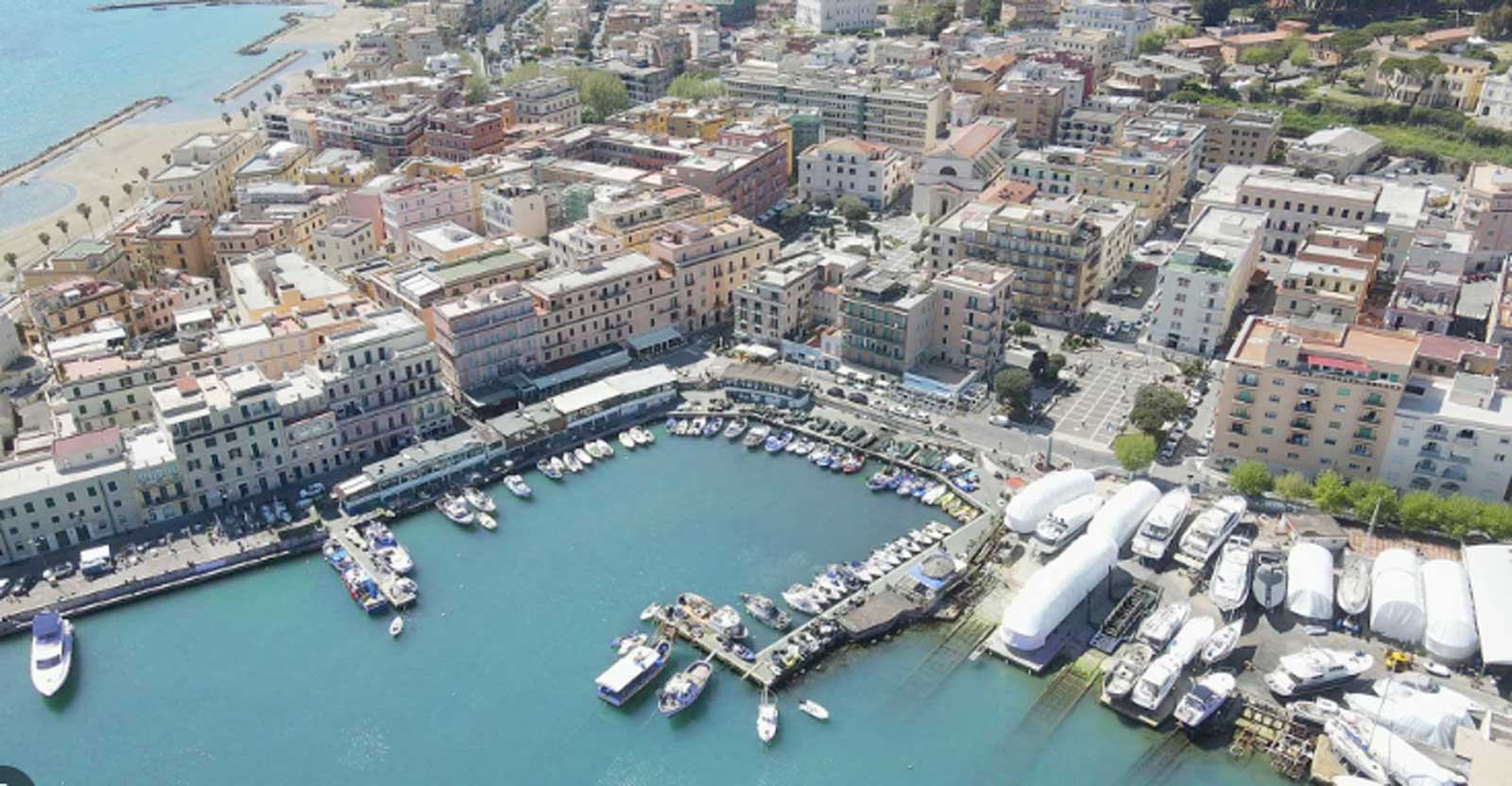 Il porto di Anzio, foto dall'alto