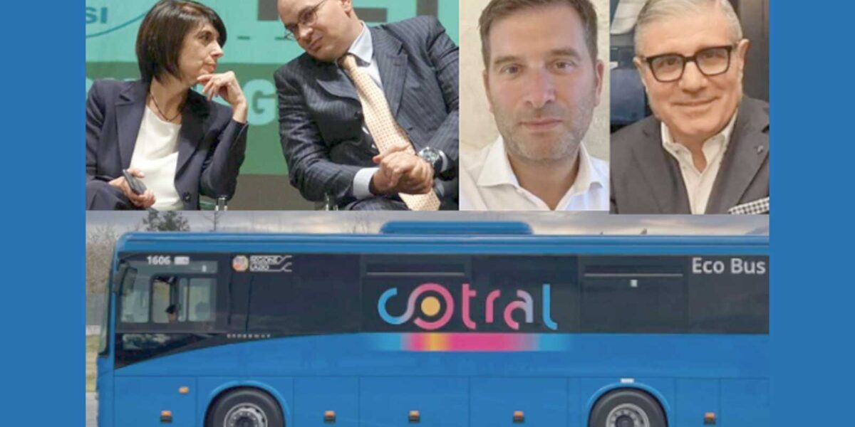 Da sinistra, Roberta Angelilli con l'avvocato Francesco Petrocchi, nuovo 'controllore' di Cotral, l'Amministratore di Cotral Manolo Cipolla, il Direttore generale di Cotral, sotto, un bus Cotral