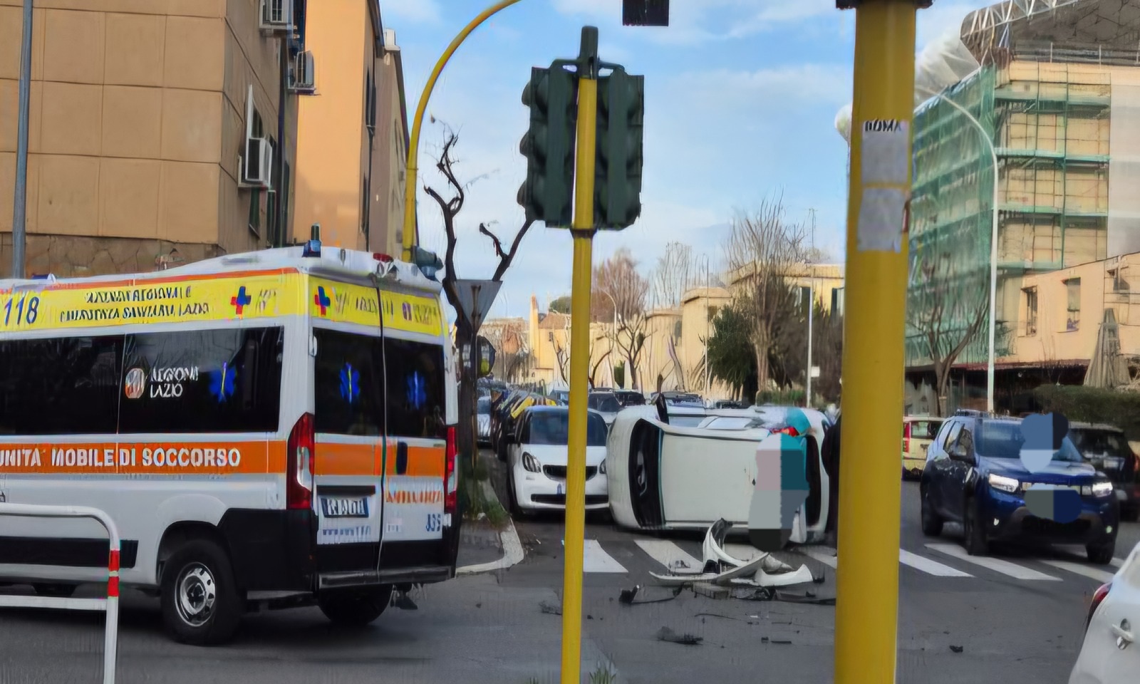 Incidente stradale a Roma al Tufello