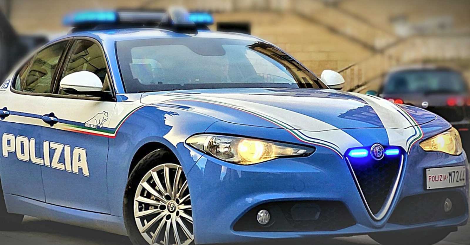 Un'auto della Polizia di Roma