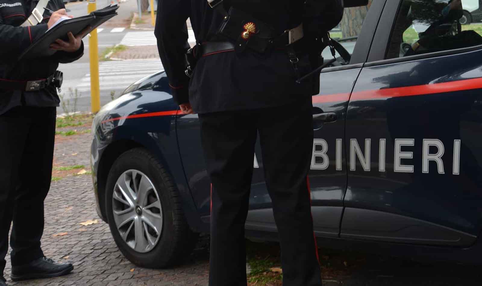 Roma, Carabinieri in azione in via del Tritone