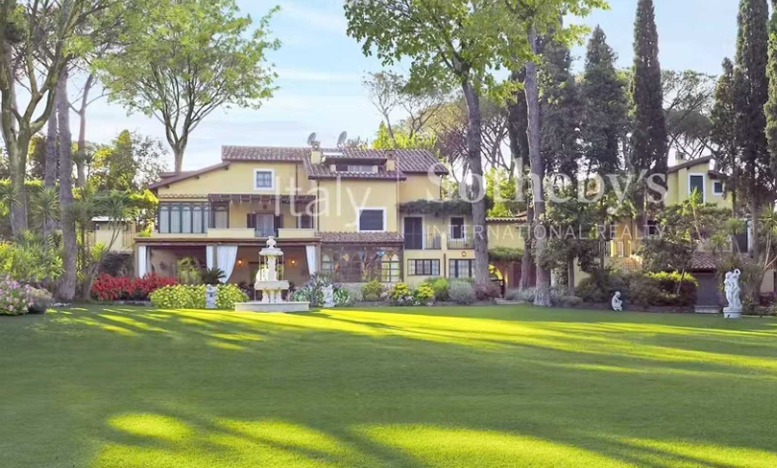 Roma, è in vendita la villa da sogno di Berlusconi immersa nel Parco dell'Appia Antica