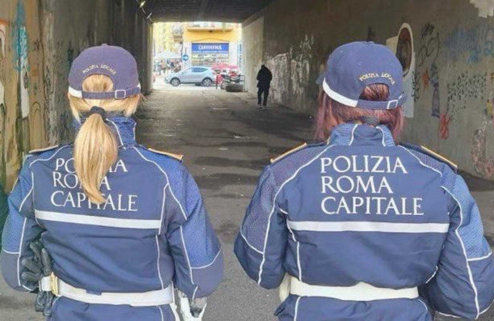 Polizia locale in azione a Roma