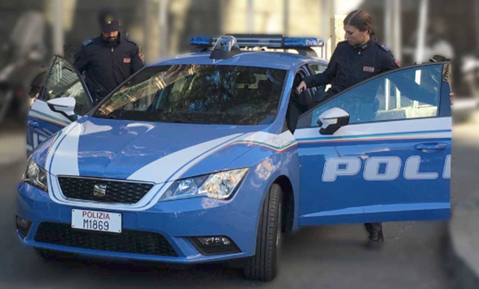 Una pattuglia della Polizia di Stato