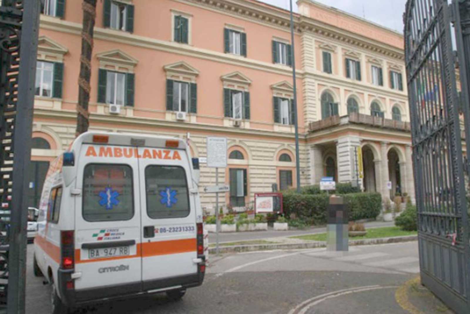 Roma, l'ingresso dell'Umberto I