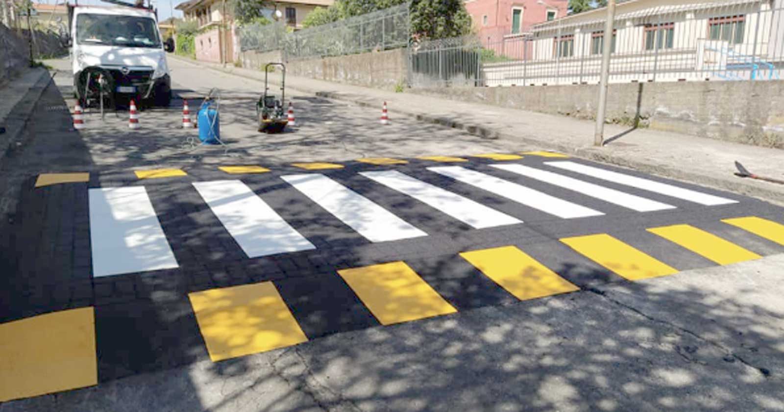 Roma, un attraversamento pedonale, anche detto striscia pedonale, rialzato