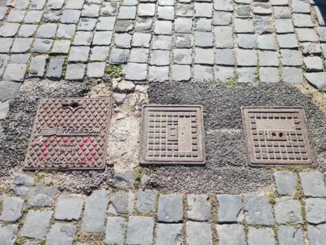 tombini piazza Risorgimento a Roma