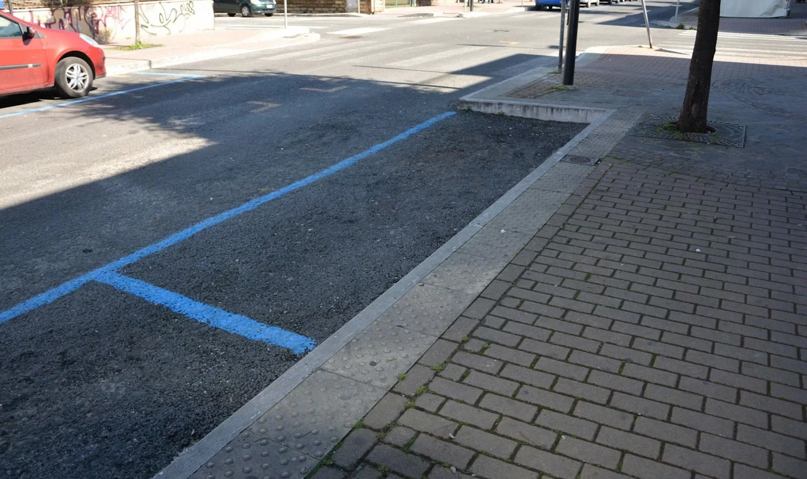 parcheggio strisce blu