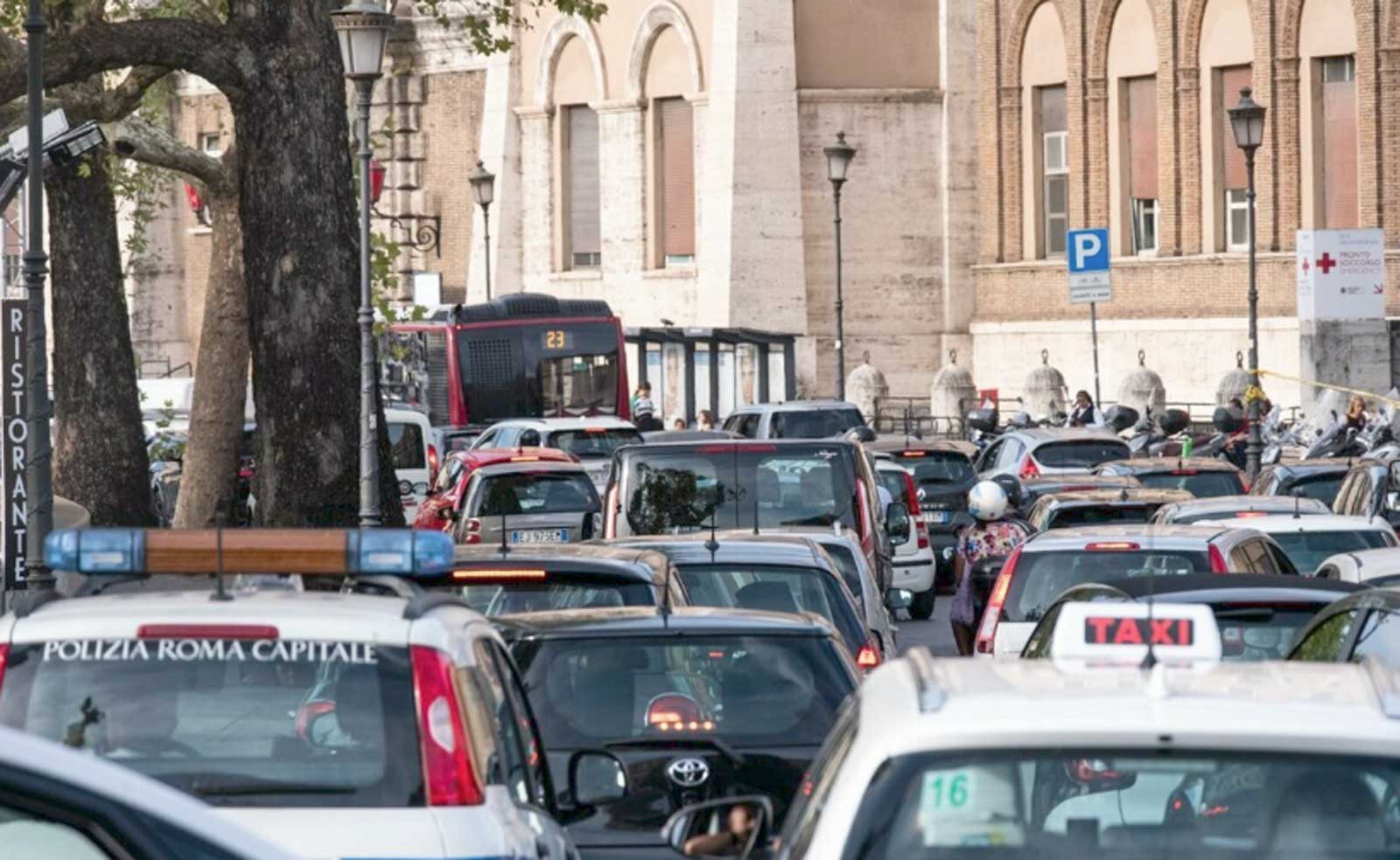 Roma, traffico incentro