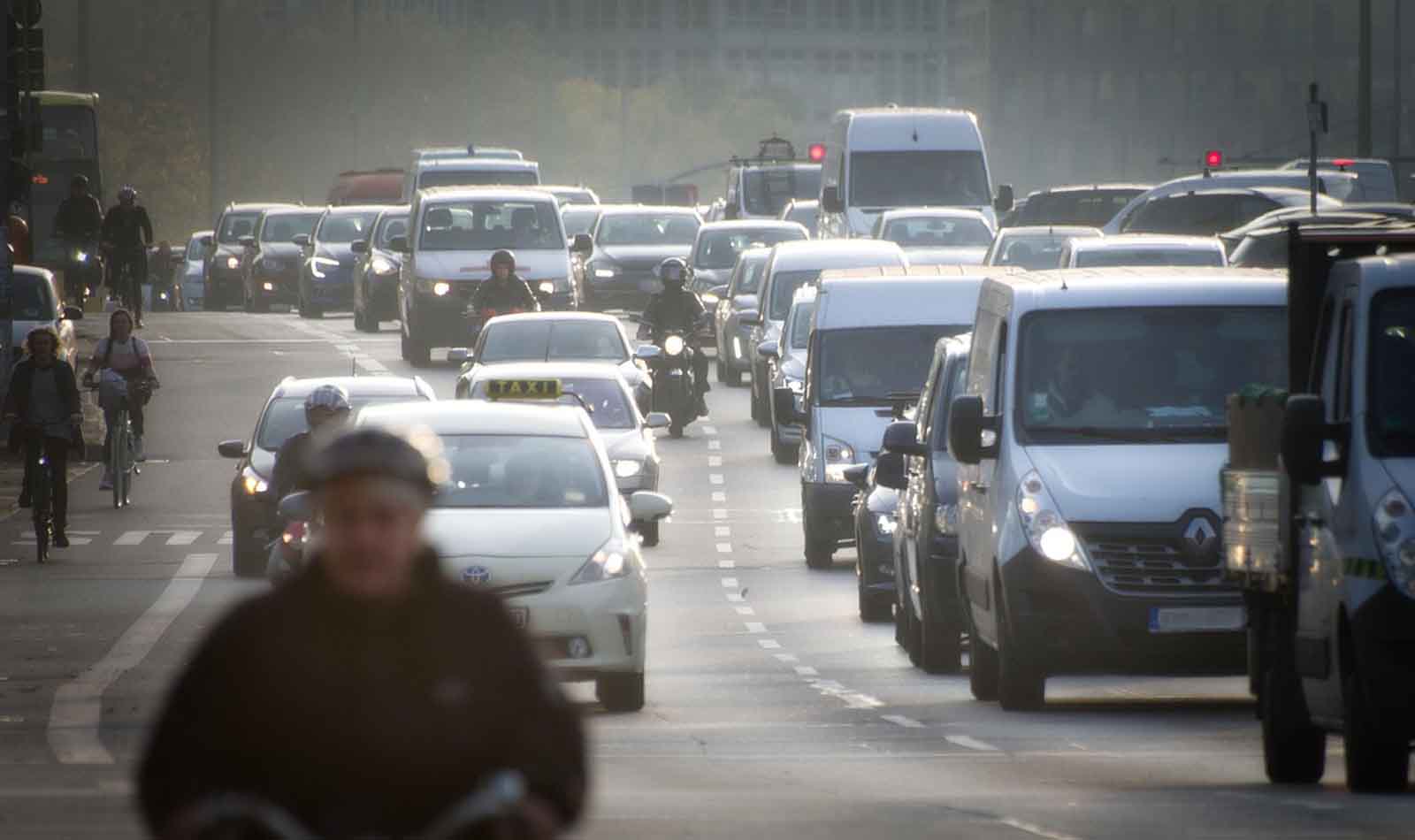 Roma, traffico smog