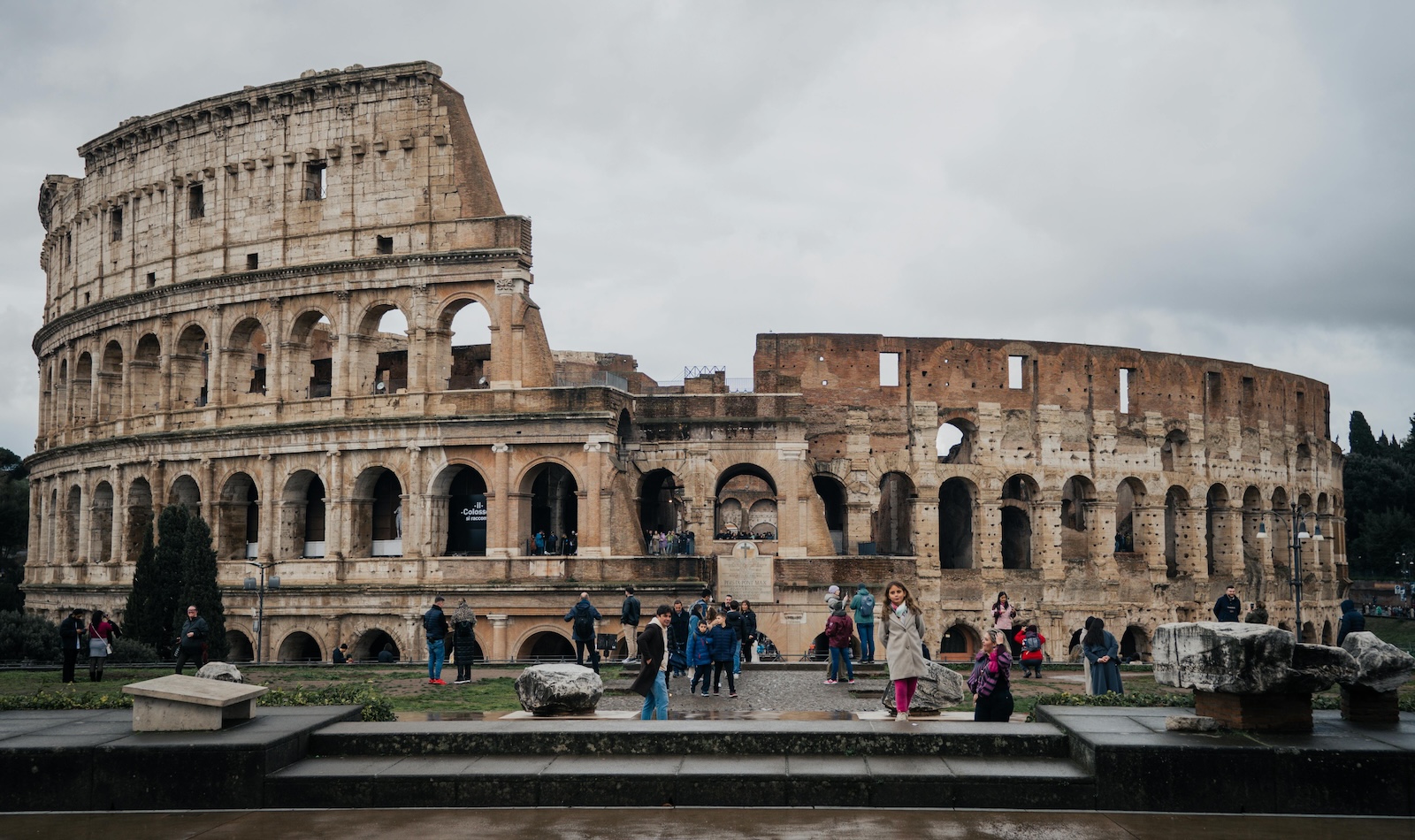 Turisti al Colosseo