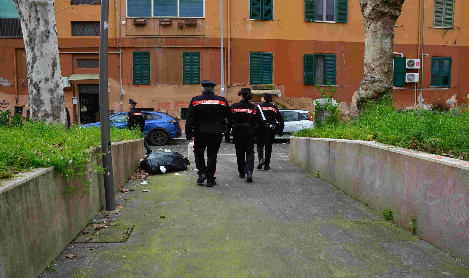 Controlli carabinieri al Quarticciolo